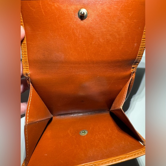 Louis Vuitton Epi Leather Elise Gold Wallet - Picture 6 of 13